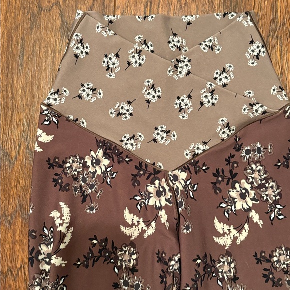 Aerie floral print 7/8 leggings - Picture 2 of 6